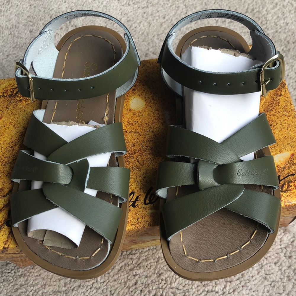 LAST PAIR AVAILABLE! Sun San Saltwater Sandals Sz10